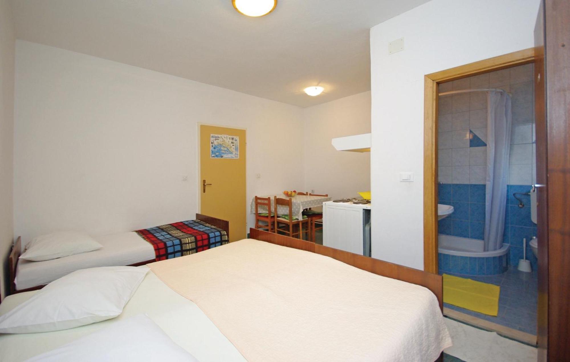 White Hill Studio-apartments Apartment